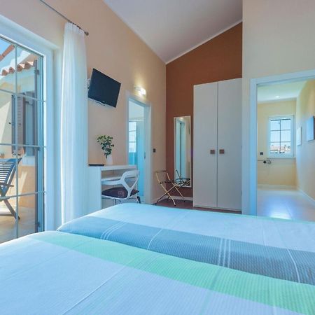 Ferienhaus In Pomer Mit Privatem Beheizten Pool Und Meerblick Luaran gambar