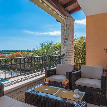 Ferienhaus In Pomer Mit Privatem Beheizten Pool Und Meerblick Luaran gambar