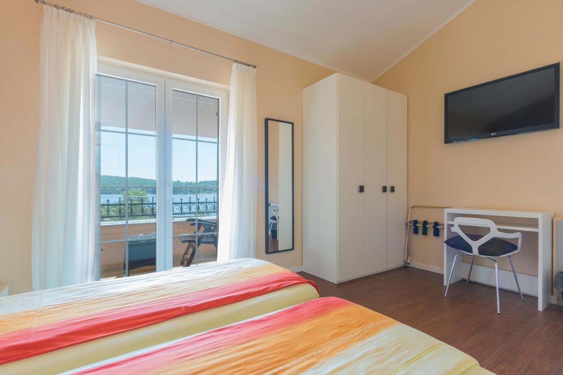 Ferienhaus In Pomer Mit Privatem Beheizten Pool Und Meerblick Luaran gambar
