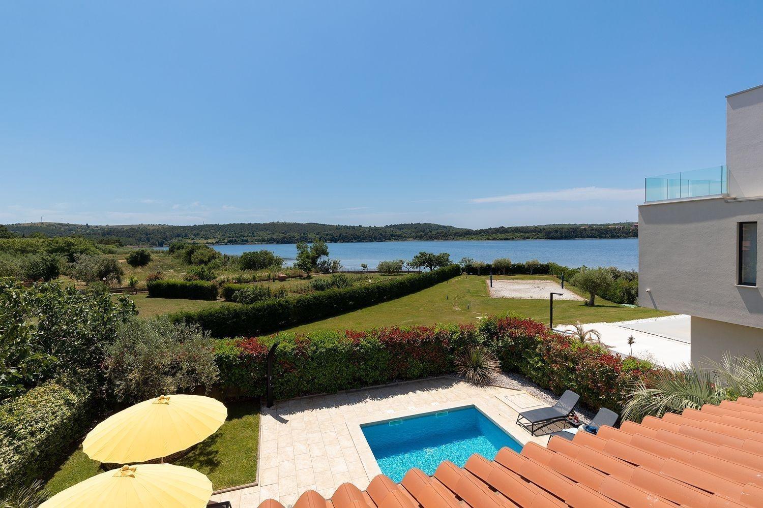 Ferienhaus In Pomer Mit Privatem Beheizten Pool Und Meerblick Luaran gambar
