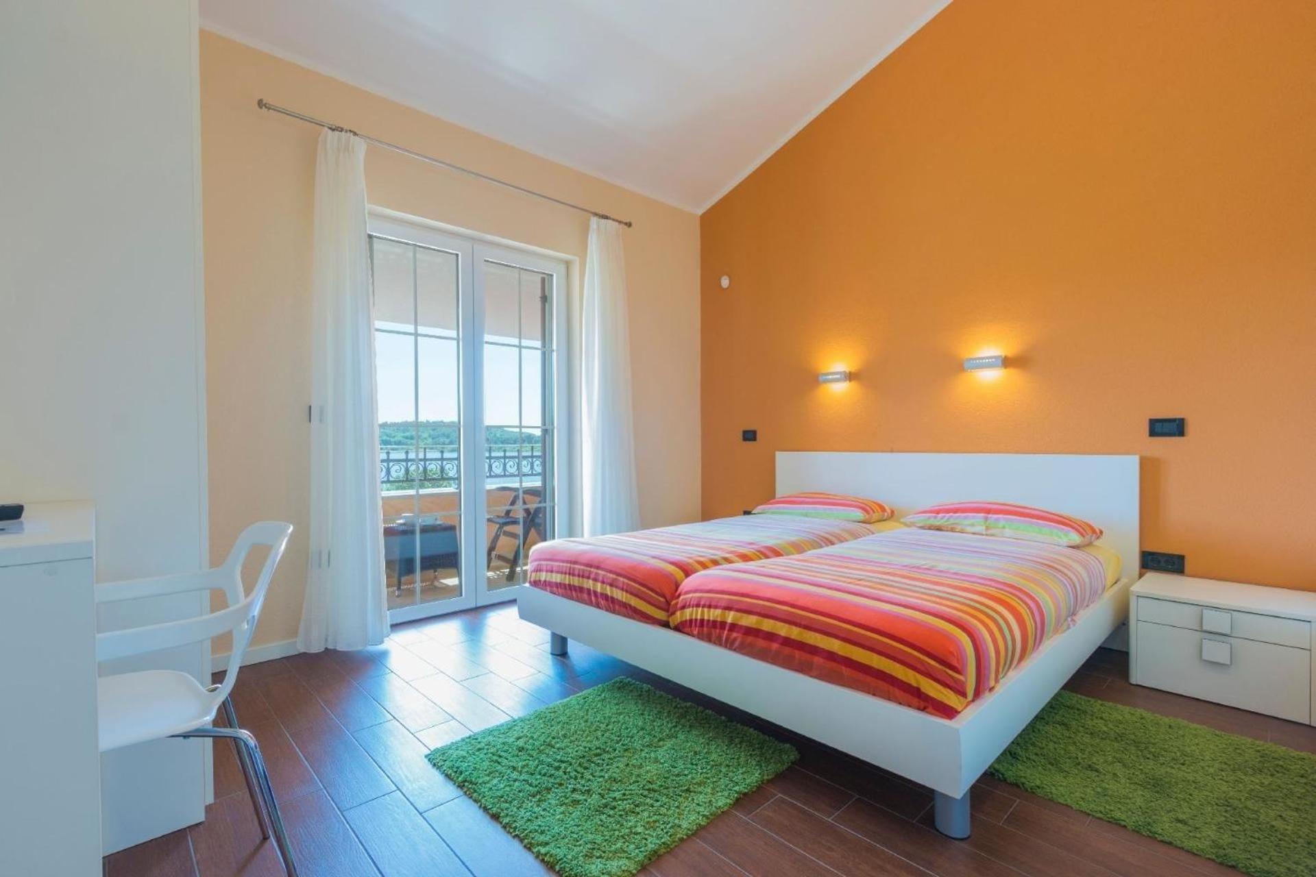 Ferienhaus In Pomer Mit Privatem Beheizten Pool Und Meerblick Luaran gambar